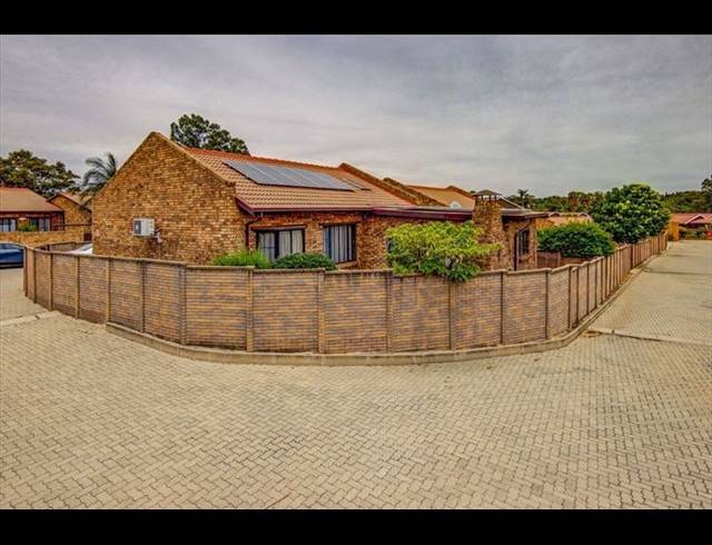 4 BEDROOM TOWNHOUSE FOR SALE IN ALLEN GROVE